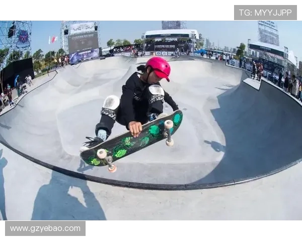 全国街舞大赛点评成都滑板队个人能力展现与团队协作的精彩结合