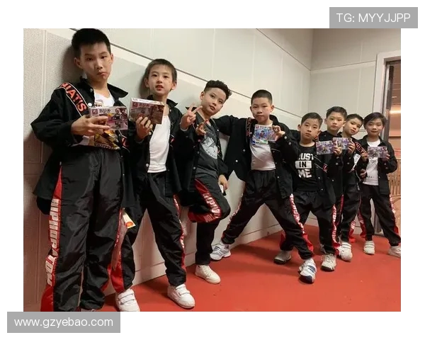 深圳街舞队与西安街舞队赛后复盘分析团队配合与表现的深度探讨