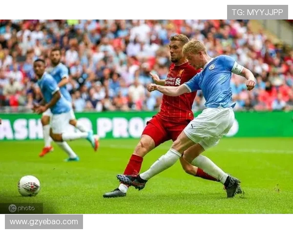 埃因霍温与阿尔克马历史交锋记录分析与战绩回顾