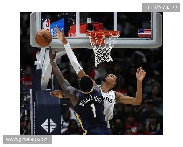 文班亚马首场比赛表现抢眼5次盖帽并成功隔扣字母哥引发热烈讨论