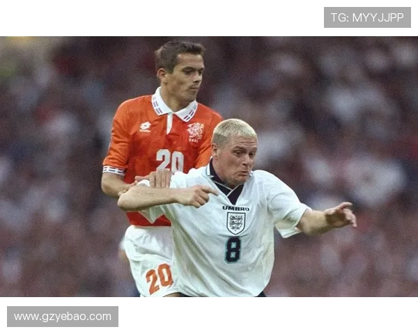 若昂内维斯的足球之路与未来展望：从新星到传奇的成长历程