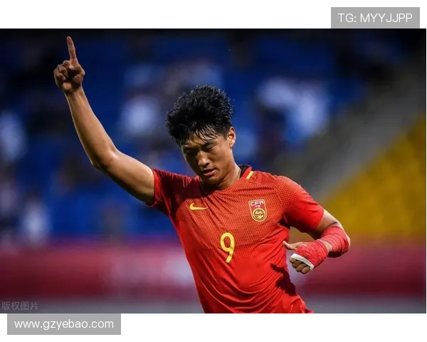 贺希宁:从足球新星到职业生涯的璀璨之路与未来展望