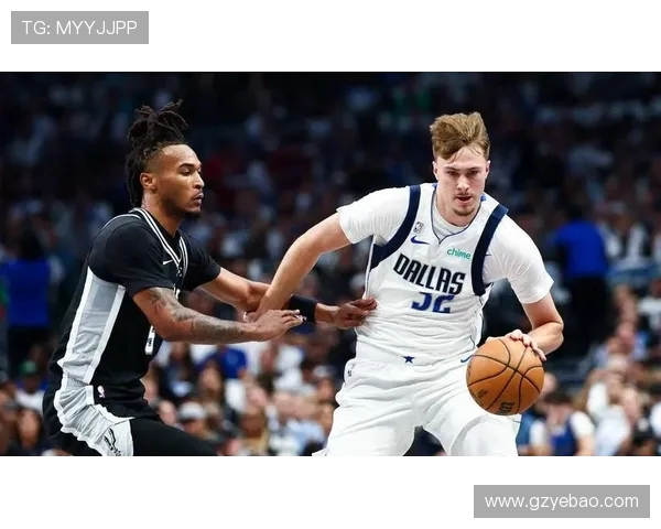 马刺与新奥尔良鹈鹕激战正酣球迷期待精彩对决与惊艳表现