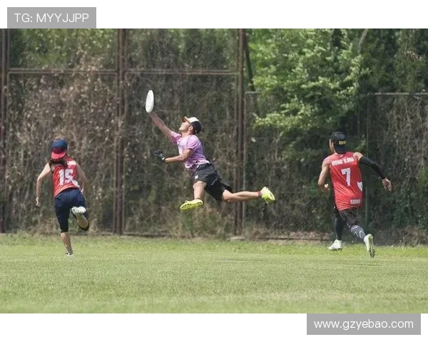 武汉飞盘队在极限运动世界杯中的默契配合与战术分析