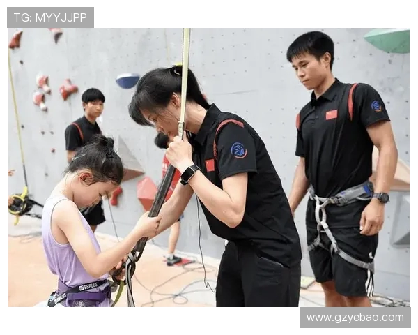 成都攀岩队战术之争引发热议攀岩爱好者的不同声音与观点碰撞